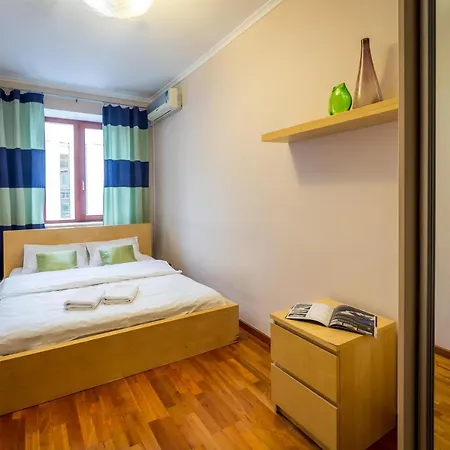 Apartment On Triokhsviatytelska Kyiv Exterior photo