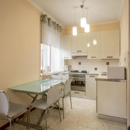 Apartment On Triokhsviatytelska Kyiv Exterior photo